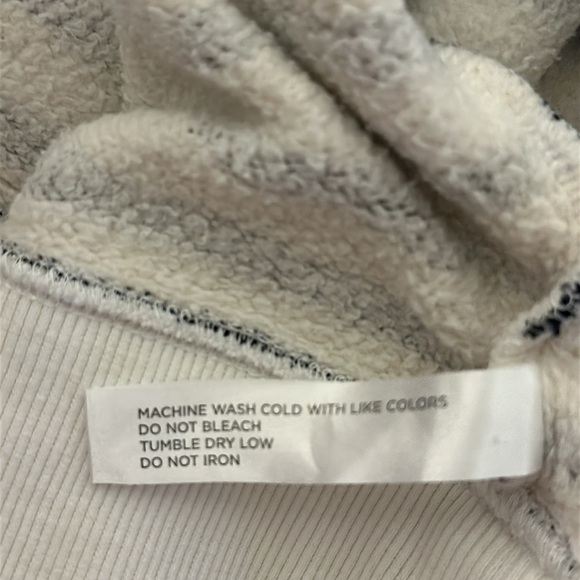 Tuckernuck Striped Natasha Logo Crew Neck Pullover Sweatshirt Sz Medium Sporty - Picture 9 of 9